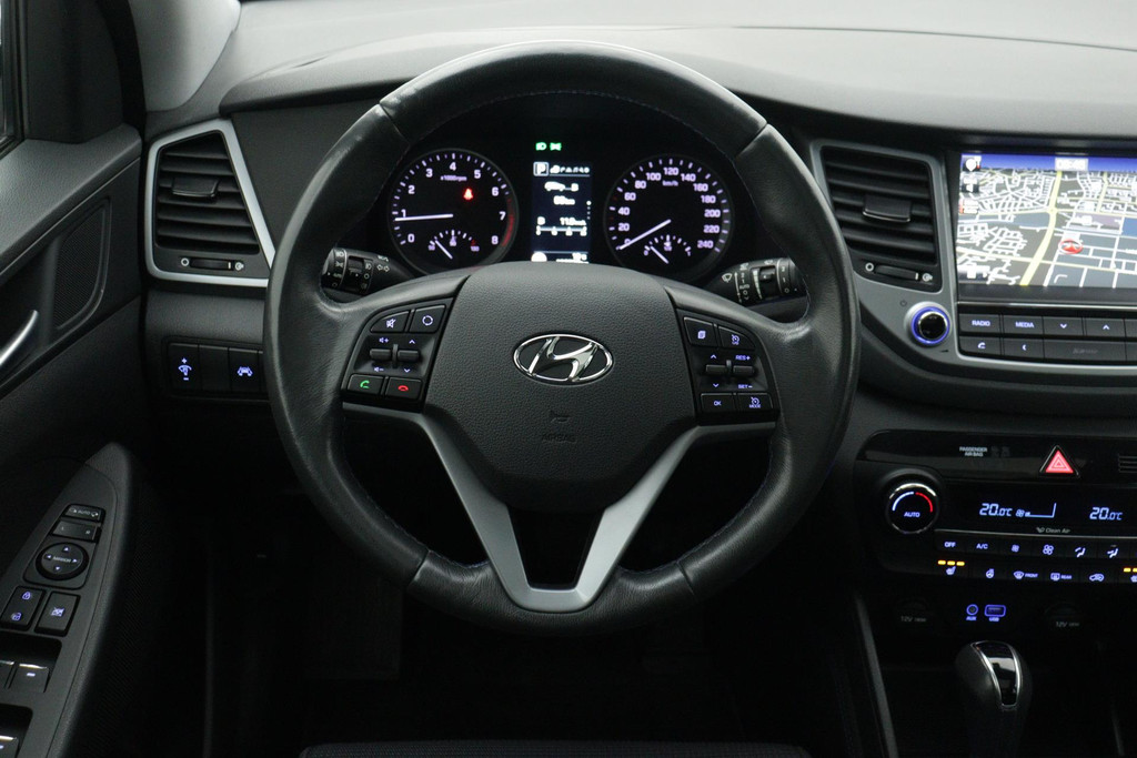 
Hyundai Tucson 1.6 T-GDi Comfort 4WD Automaat (PANORAMADAK, CAMERA, STOEL-/STUURVERWARMING, TREKHAAK AFNEEMBAAR, GOED ONDERHOUDEN) vol									