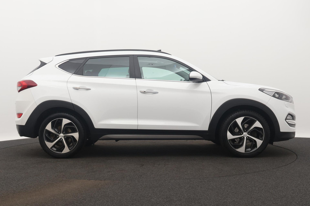 
Hyundai Tucson 1.6 T-GDi Comfort 4WD Automaat (PANORAMADAK, CAMERA, STOEL-/STUURVERWARMING, TREKHAAK AFNEEMBAAR, GOED ONDERHOUDEN) vol									