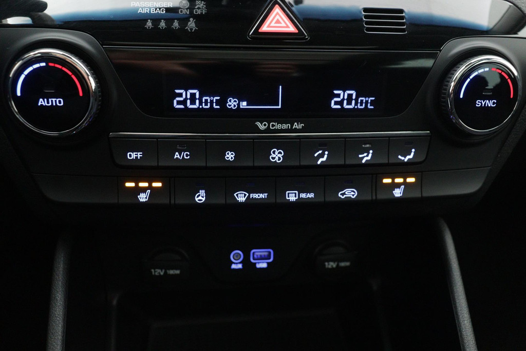 
Hyundai Tucson 1.6 T-GDi Comfort 4WD Automaat (PANORAMADAK, CAMERA, STOEL-/STUURVERWARMING, TREKHAAK AFNEEMBAAR, GOED ONDERHOUDEN) vol									