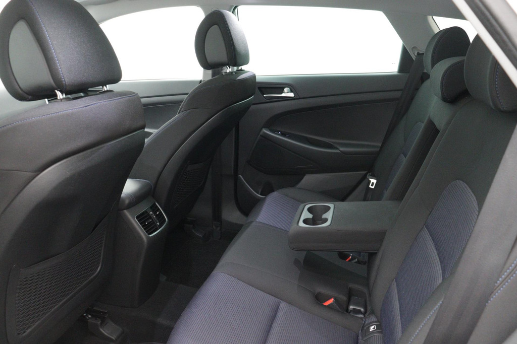 
Hyundai Tucson 1.6 T-GDi Comfort 4WD Automaat (PANORAMADAK, CAMERA, STOEL-/STUURVERWARMING, TREKHAAK AFNEEMBAAR, GOED ONDERHOUDEN) vol									