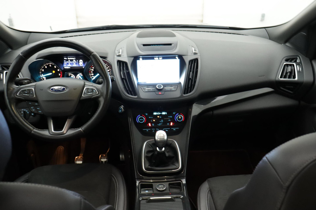 
Ford Kuga 1.5 EcoBoost Vignale(Zeer goed OnderH, Panoramadak, Stoel/ Stuur Verwarming, Navigatie, PDC, Etc) vol									