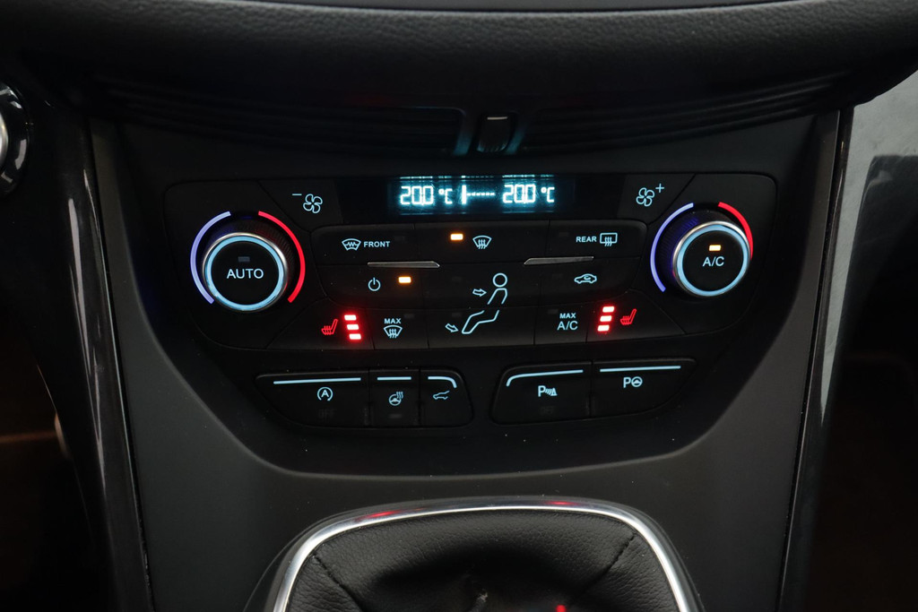 
Ford Kuga 1.5 EcoBoost Vignale(Zeer goed OnderH, Panoramadak, Stoel/ Stuur Verwarming, Navigatie, PDC, Etc) vol									