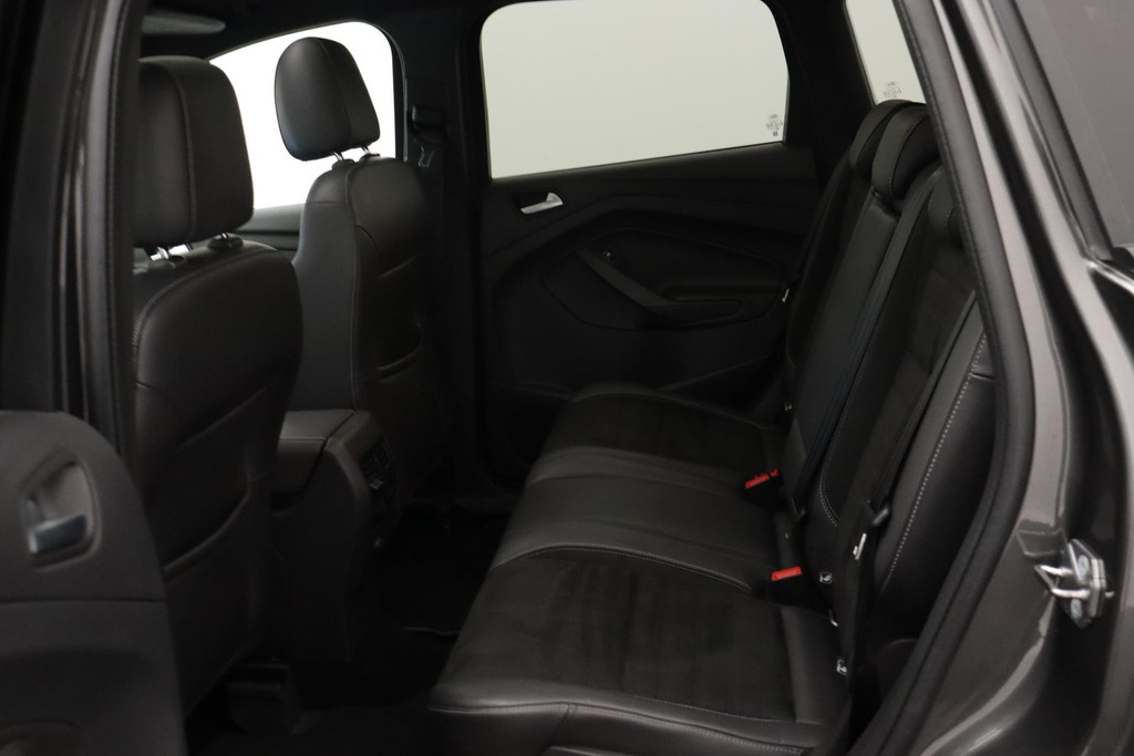 
Ford Kuga 1.5 EcoBoost Vignale(Zeer goed OnderH, Panoramadak, Stoel/ Stuur Verwarming, Navigatie, PDC, Etc) vol									