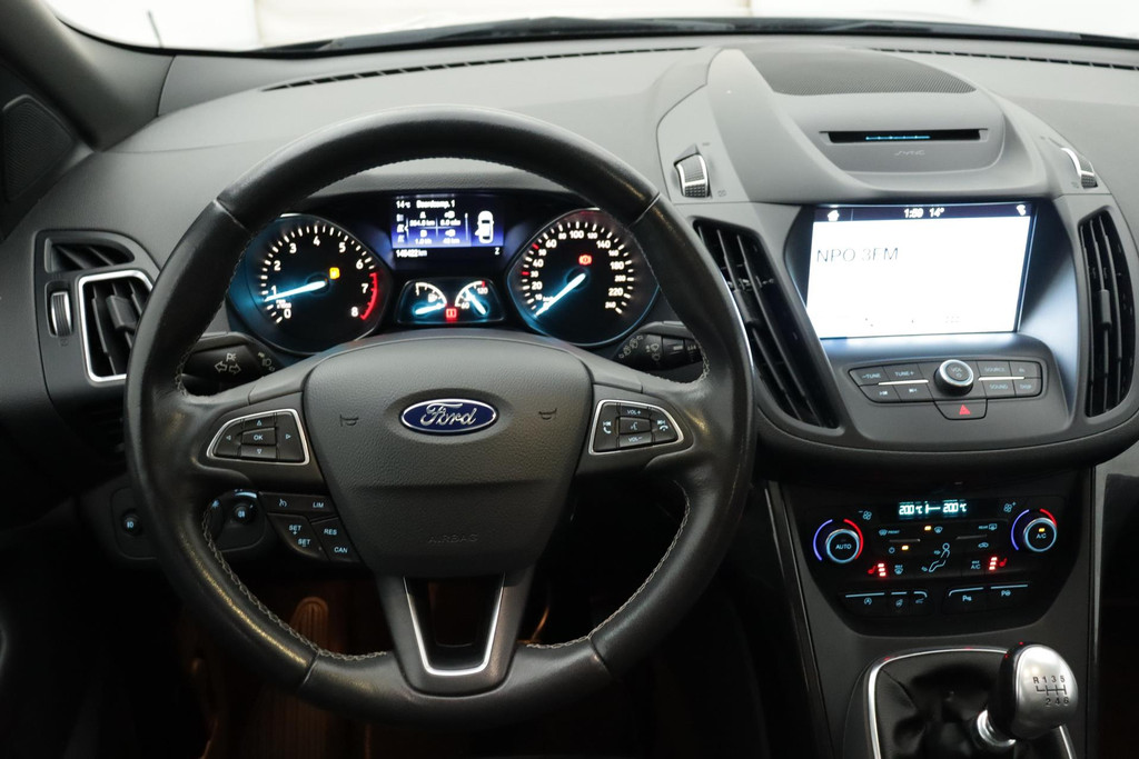 
Ford Kuga 1.5 EcoBoost Vignale(Zeer goed OnderH, Panoramadak, Stoel/ Stuur Verwarming, Navigatie, PDC, Etc) vol									