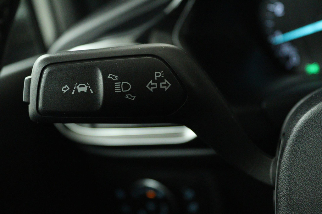 
Ford Fiesta 1.0 EcoBoost Titanium (NAVI, CAMERA, STOELVERWARMING, PARKEERSENSOREN, AUTO INPARKEREN, GOED ONDERHOUDEN) vol									