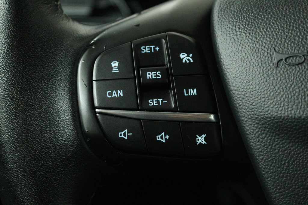 
Ford Fiesta 1.0 EcoBoost Titanium (NAVI, CAMERA, STOELVERWARMING, PARKEERSENSOREN, AUTO INPARKEREN, GOED ONDERHOUDEN) vol									