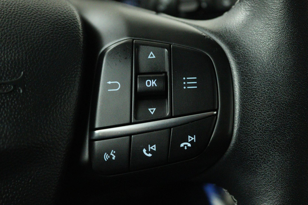 
Ford Fiesta 1.0 EcoBoost Titanium (NAVI, CAMERA, STOELVERWARMING, PARKEERSENSOREN, AUTO INPARKEREN, GOED ONDERHOUDEN) vol									