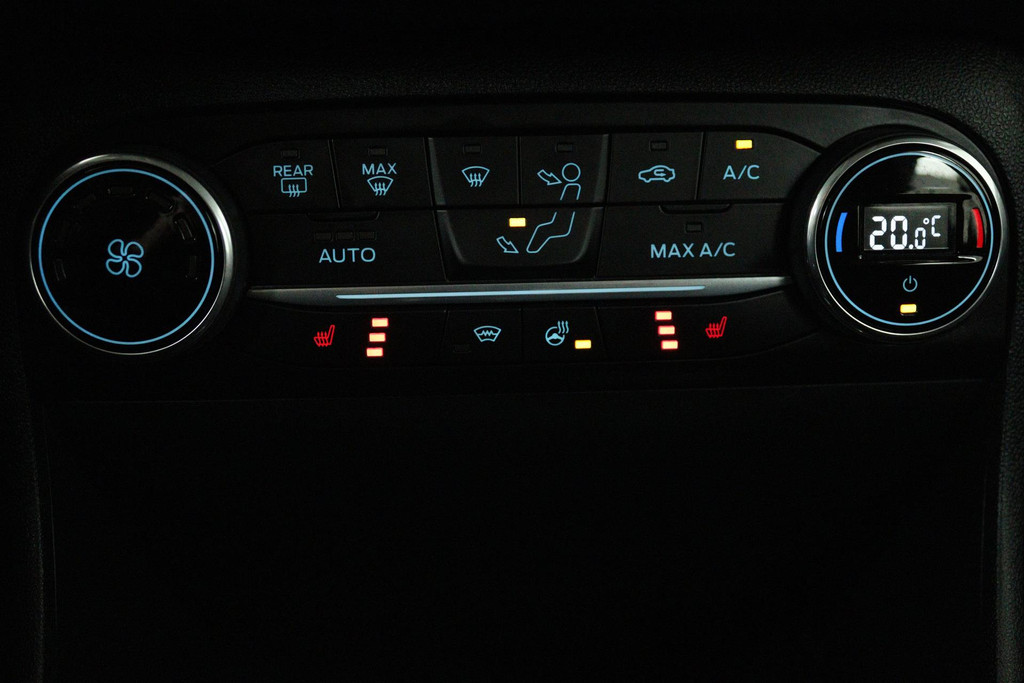 
Ford Fiesta 1.0 EcoBoost Titanium (NAVI, CAMERA, STOELVERWARMING, PARKEERSENSOREN, AUTO INPARKEREN, GOED ONDERHOUDEN) vol									