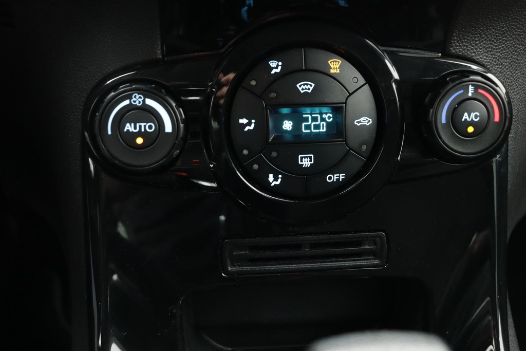 
Ford Fiesta 1.0 EcoBoost Titanium vol									