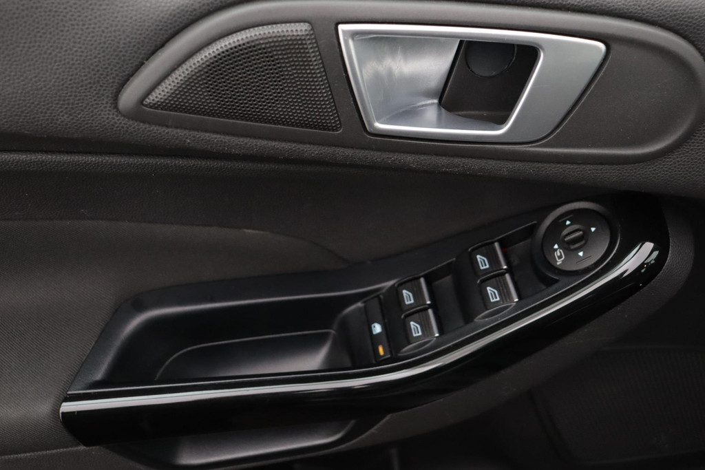 
Ford Fiesta 1.0 EcoBoost Titanium vol									