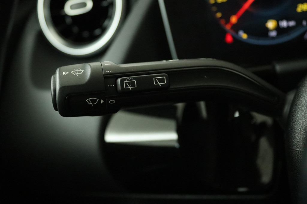 
Benz B-Klasse 180 Business Solution AMG Automaat (CAMERA, STOELV, PANORAMADAK, PDC, NL-AUTO, GOED ONDERHOUDEN) vol									