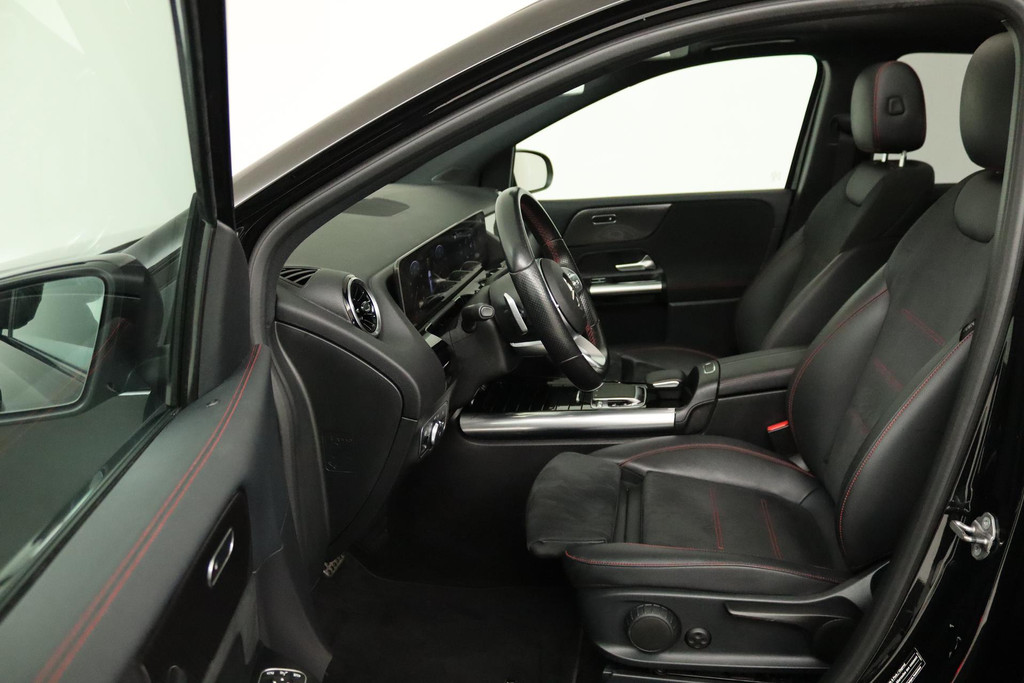 
Benz B-Klasse 180 Business Solution AMG Automaat (CAMERA, STOELV, PANORAMADAK, PDC, NL-AUTO, GOED ONDERHOUDEN) vol									