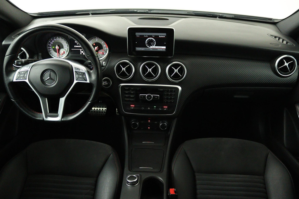 
Benz A-Klasse 180 CDI Prestige (PARKEERSENSOREN, ACHTERUITRIJCAMERA, CRUISE, STOELVERWARMING, NAVIGATIE) vol									