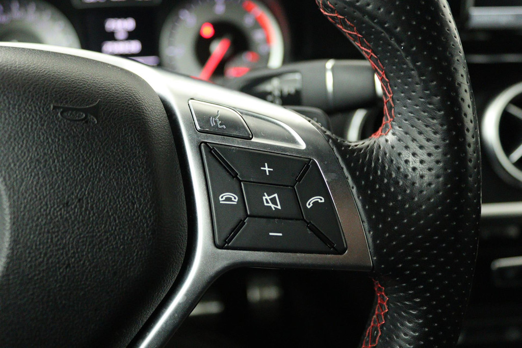 
Benz A-Klasse 180 CDI Prestige (PARKEERSENSOREN, ACHTERUITRIJCAMERA, CRUISE, STOELVERWARMING, NAVIGATIE) vol									