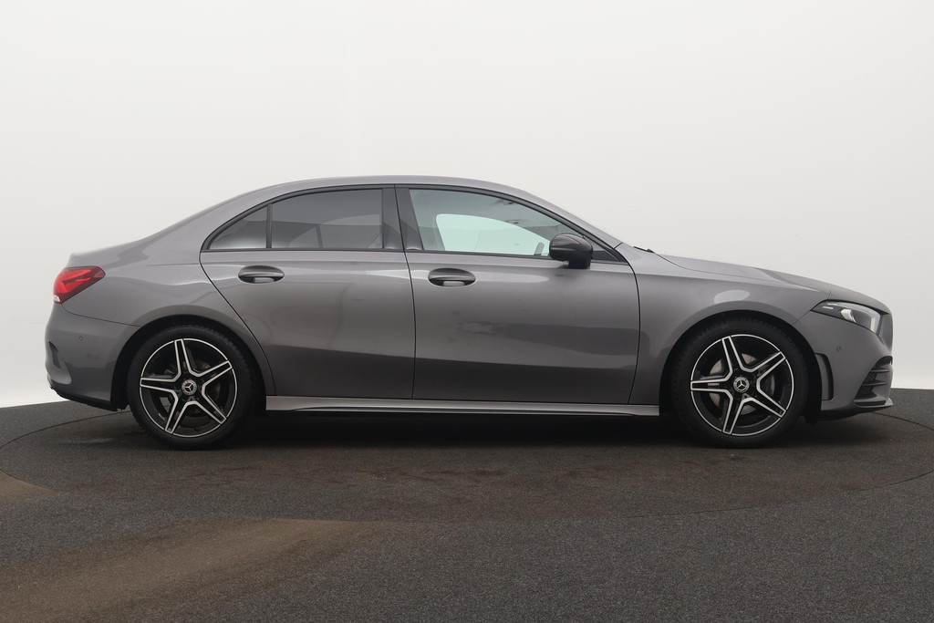 
Benz A-Klasse 180 Business Solution AMG Automaat (NAVIGATIE, STOELVERWARMING, CAMERA, 1e EIGENAAR, GOED ONDERHOUDEN) vol									