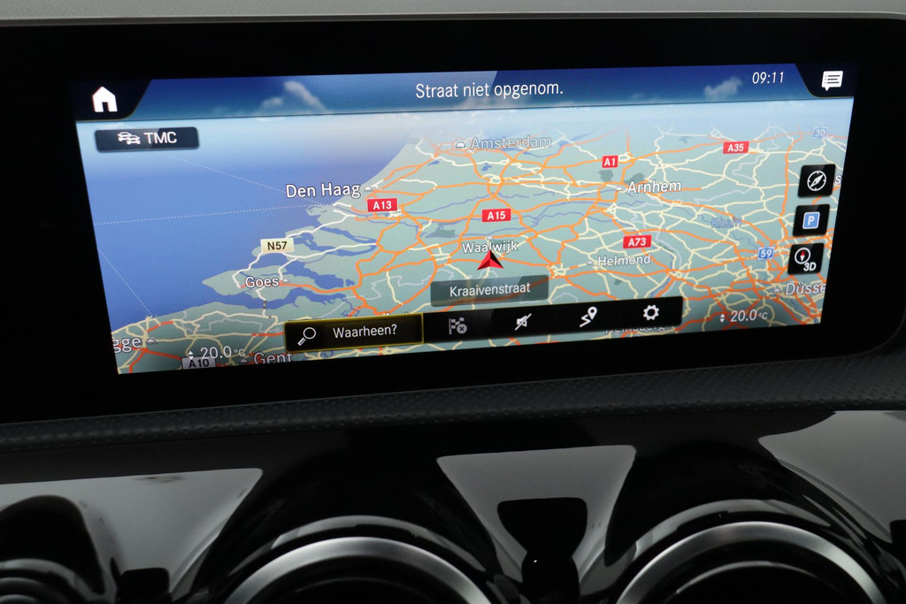 
Benz A-Klasse 200 Business Solution AMG Night Upgrade (PANORAMADAK, NAVIGATIE, LED, CLIMA, 1e EIGENAAR, GOED ONDERHOUDEN) vol									