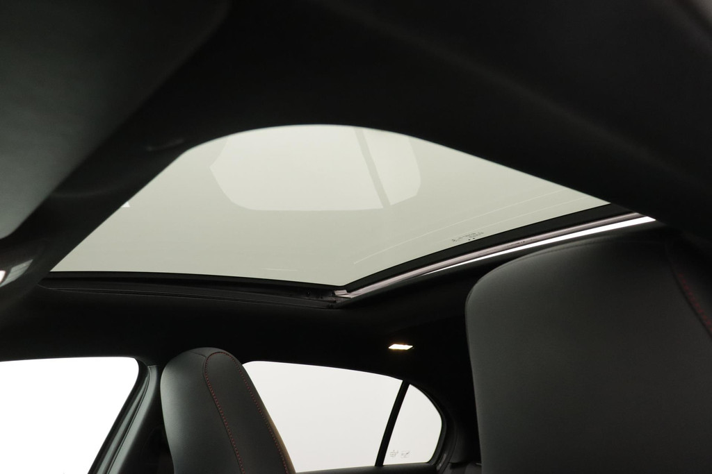 
Benz A-Klasse 200 Business Solution AMG Night Upgrade (PANORAMADAK, NAVIGATIE, LED, CLIMA, 1e EIGENAAR, GOED ONDERHOUDEN) vol									