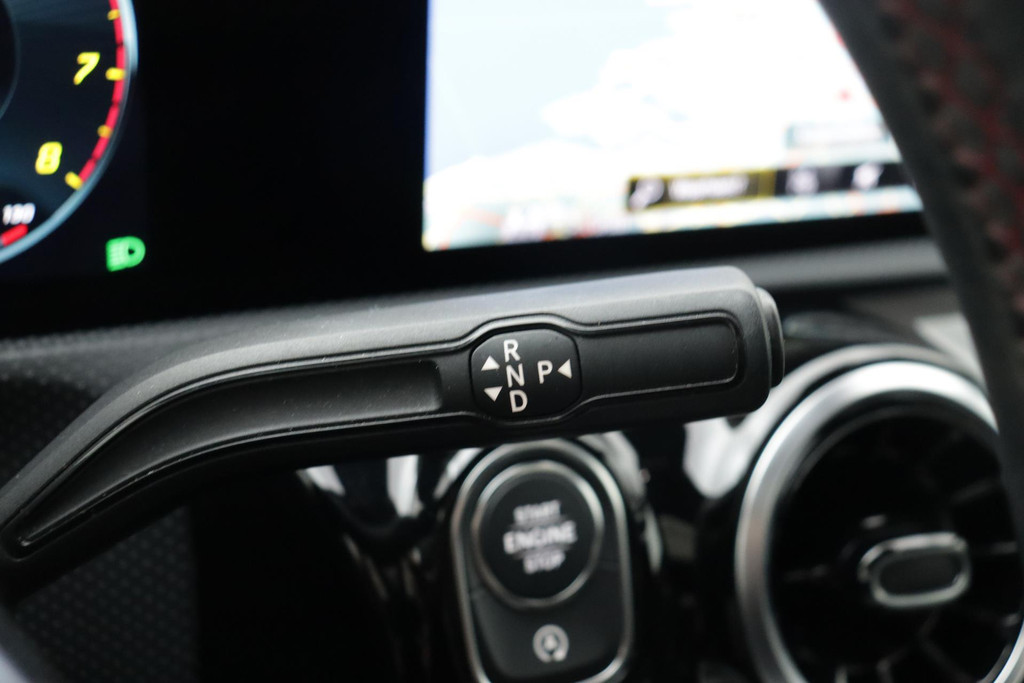 
Benz A-Klasse 200 Business Solution AMG Night Upgrade (PANORAMADAK, NAVIGATIE, LED, CLIMA, 1e EIGENAAR, GOED ONDERHOUDEN) vol									