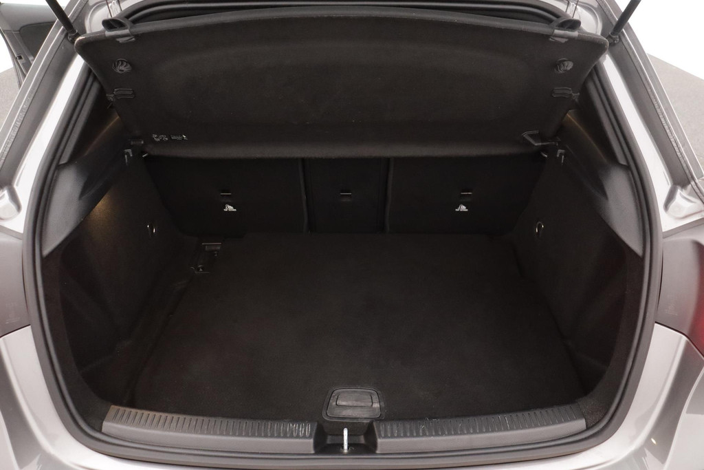 
Benz A-Klasse 200 Business Solution AMG Night Upgrade (PANORAMADAK, NAVIGATIE, LED, CLIMA, 1e EIGENAAR, GOED ONDERHOUDEN) vol									