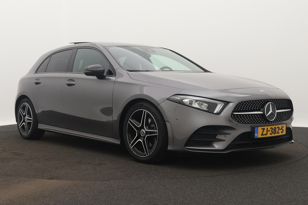 
Benz A-Klasse 200 Business Solution AMG Night Upgrade (PANORAMADAK, NAVIGATIE, LED, CLIMA, 1e EIGENAAR, GOED ONDERHOUDEN) vol									
