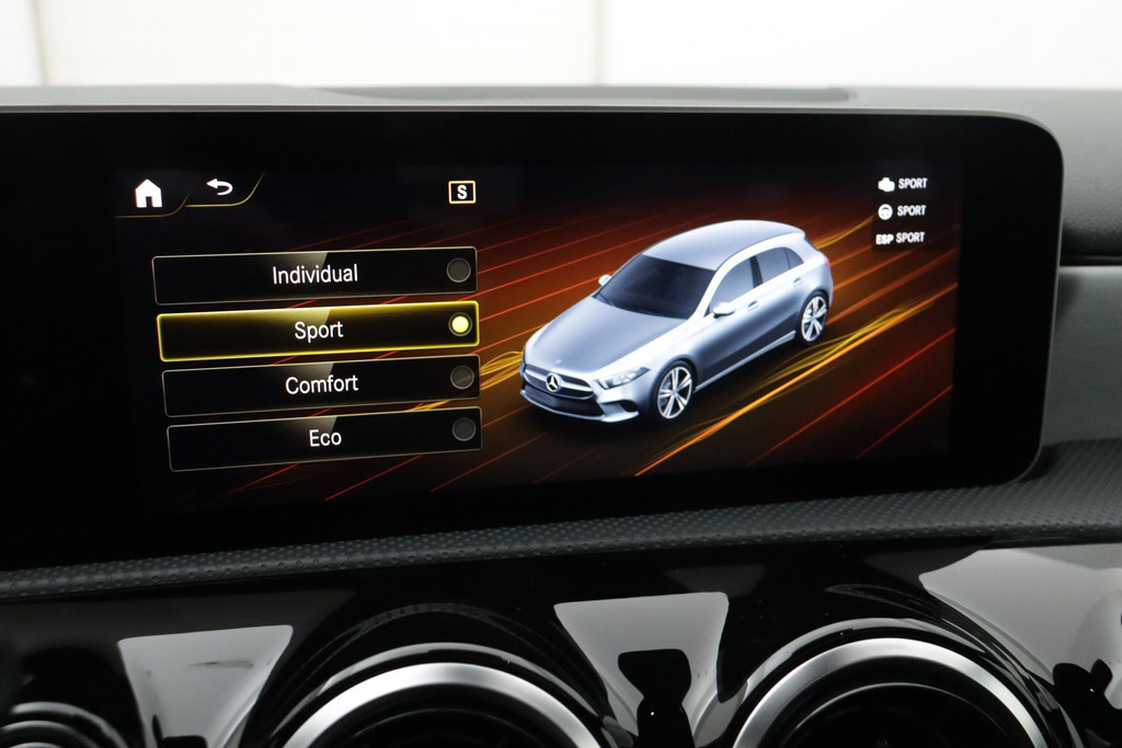 
Benz A-Klasse 200 Business Solution AMG Night Upgrade (PANORAMADAK, NAVIGATIE, LED, CLIMA, 1e EIGENAAR, GOED ONDERHOUDEN) vol									