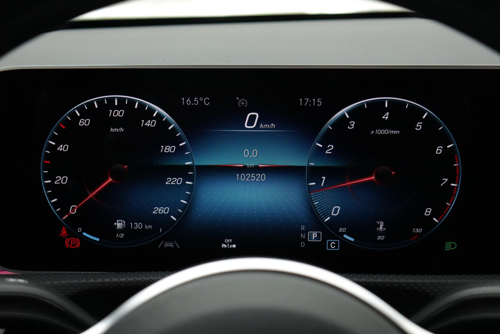 
Benz A-Klasse 180 Business Solution Luxury Automaat (SFEERVERLICHTING, STOELVERWARMING, NAVIGATIE, CAMERA, LEDER, PDC) vol									