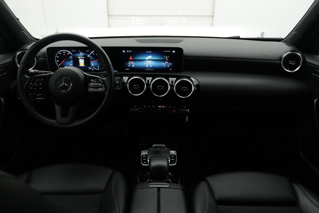 
Benz A-Klasse 180 Business Solution Automaat (NAVIGATIE, STOELVERWARMING, CAMERA, PDC, 1e EIGENAAR, GOED ONDERHOUDEN) vol									