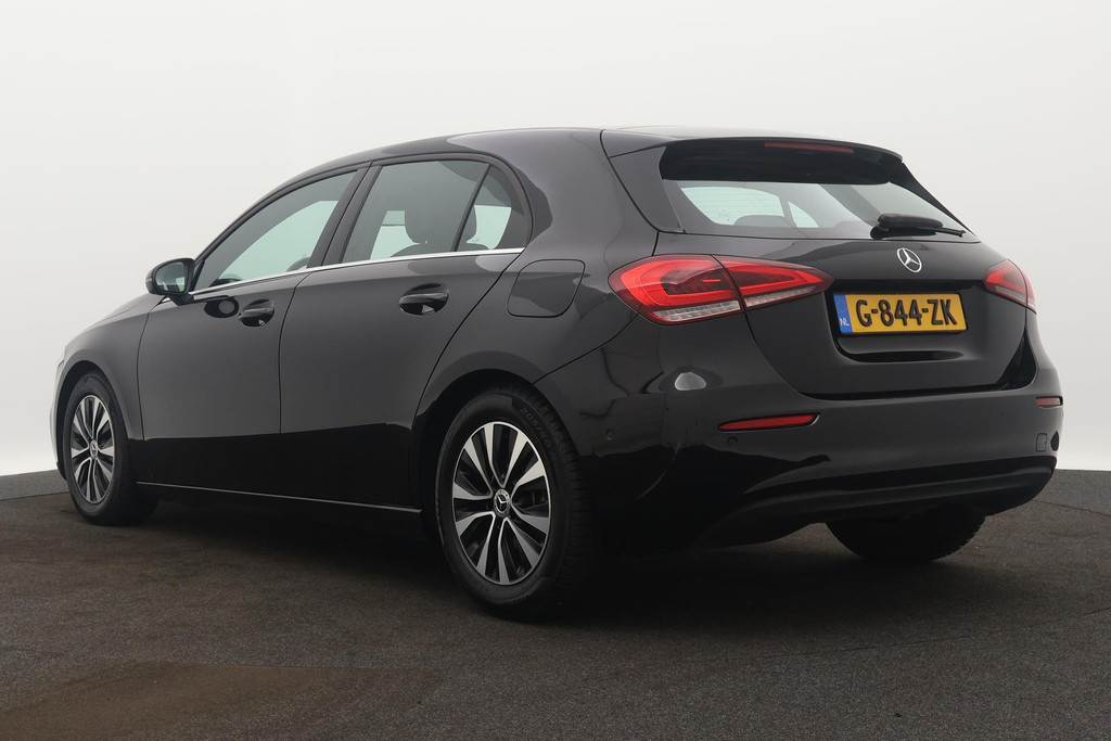 
Benz A-Klasse 180 Business Solution Automaat (NAVIGATIE, STOELVERWARMING, CAMERA, PDC, 1e EIGENAAR, GOED ONDERHOUDEN) vol									