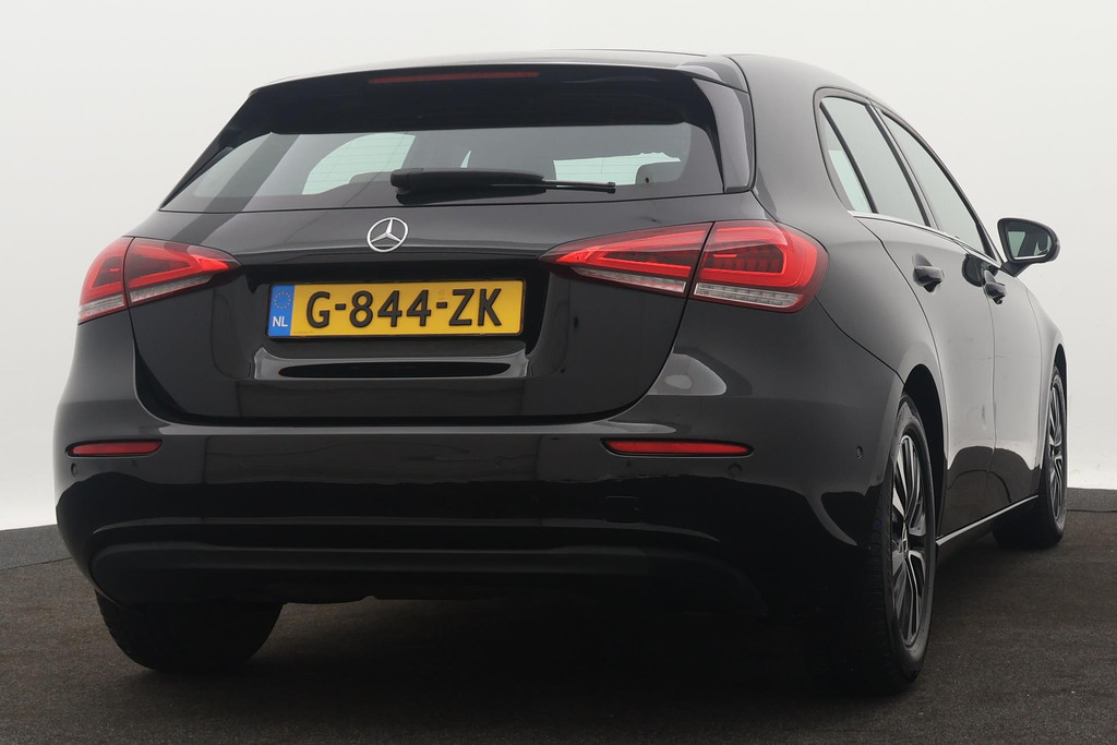 
Benz A-Klasse 180 Business Solution Automaat (NAVIGATIE, STOELVERWARMING, CAMERA, PDC, 1e EIGENAAR, GOED ONDERHOUDEN) vol									