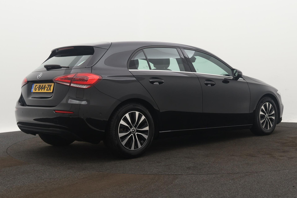 
Benz A-Klasse 180 Business Solution Automaat (NAVIGATIE, STOELVERWARMING, CAMERA, PDC, 1e EIGENAAR, GOED ONDERHOUDEN) vol									