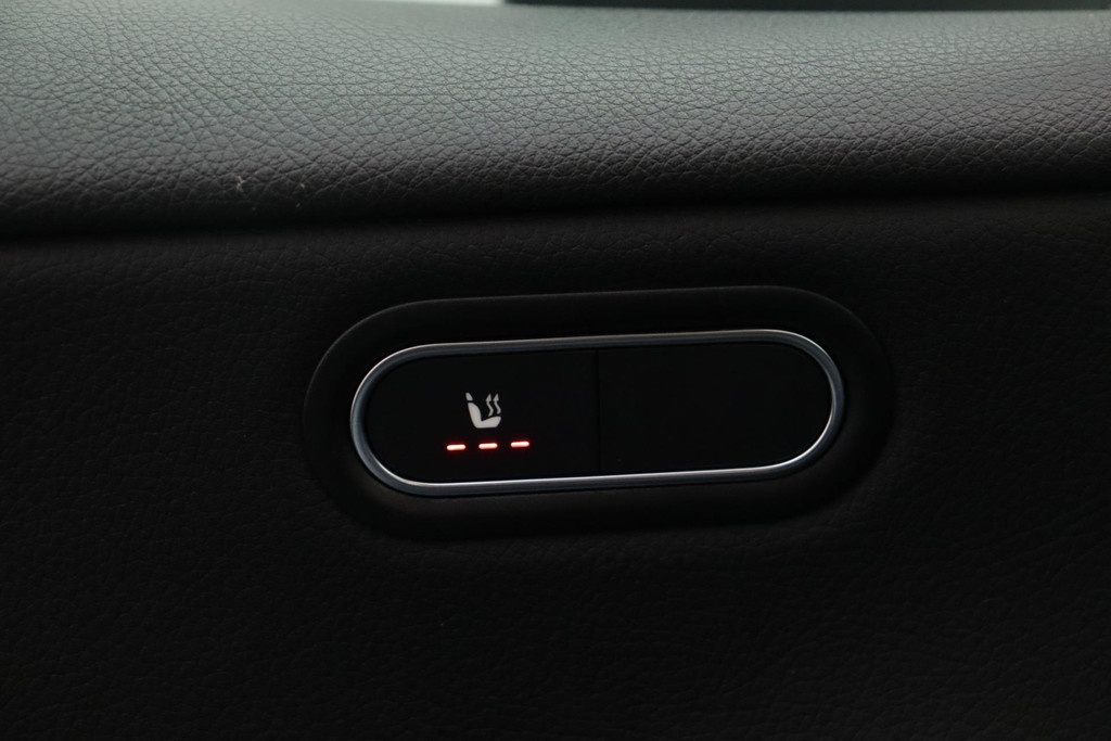 
Benz A-Klasse 180 Business Solution Automaat (NAVIGATIE, STOELVERWARMING, CAMERA, PDC, 1e EIGENAAR, GOED ONDERHOUDEN) vol									