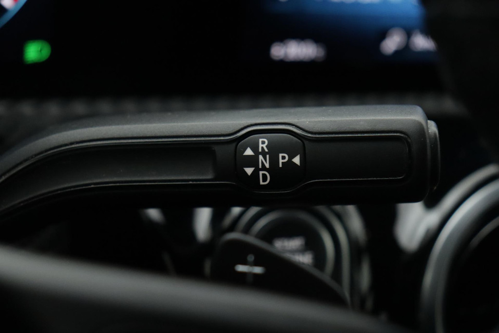 
Benz A-Klasse 180 Business Solution Automaat (NAVIGATIE, STOELVERWARMING, CAMERA, PDC, 1e EIGENAAR, GOED ONDERHOUDEN) vol									