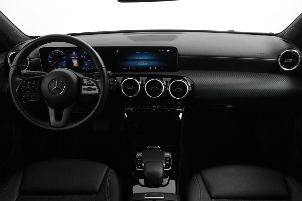 
Benz A-Klasse 180 Business Solution Automaat (NAVIGATIE, STOELVERWARMING, CAMERA, PDC, 1e EIGENAAR, GOED ONDERHOUDEN) vol									