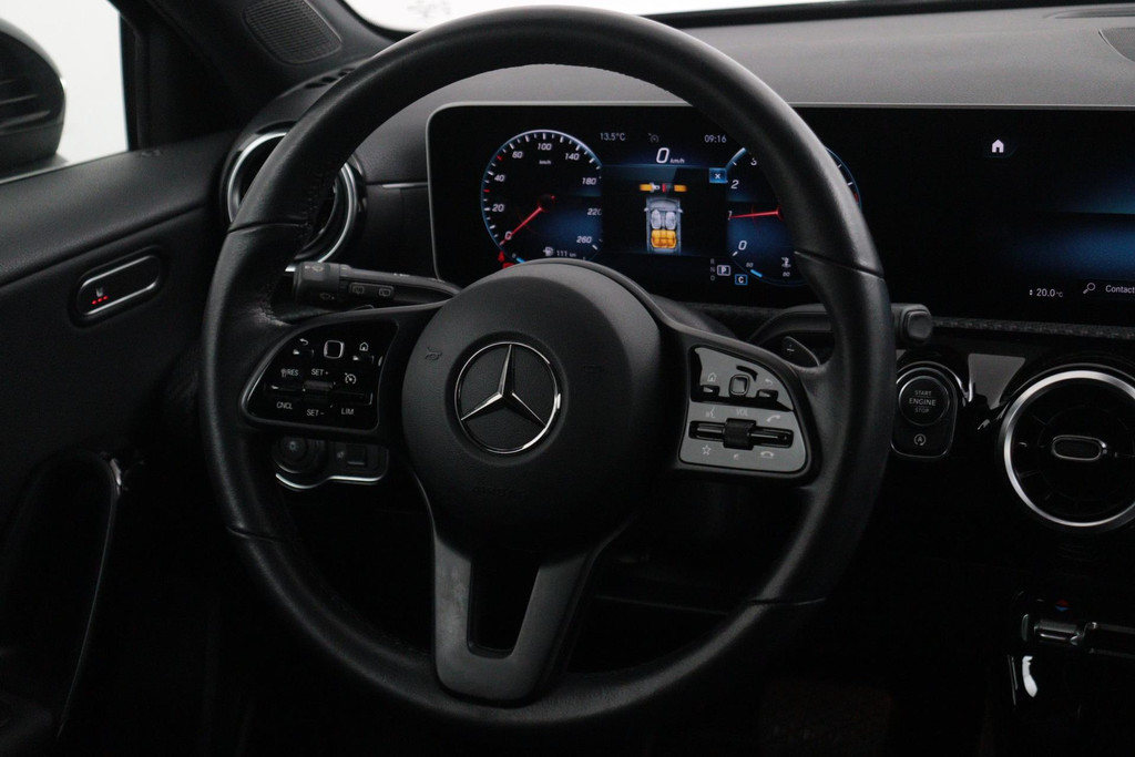 
Benz A-Klasse 180 Business Solution Automaat (NAVIGATIE, STOELVERWARMING, CAMERA, PDC, 1e EIGENAAR, GOED ONDERHOUDEN) vol									