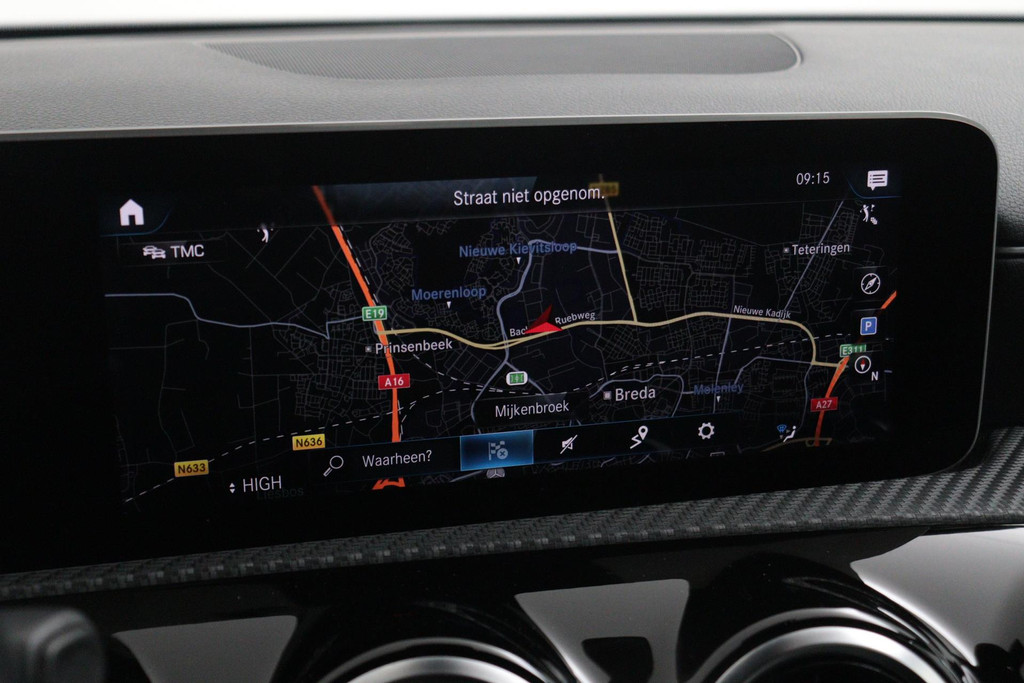 
Benz A-Klasse 180 Business Solution Automaat (NAVIGATIE, STOELVERWARMING, CAMERA, PDC, 1e EIGENAAR, GOED ONDERHOUDEN) vol									