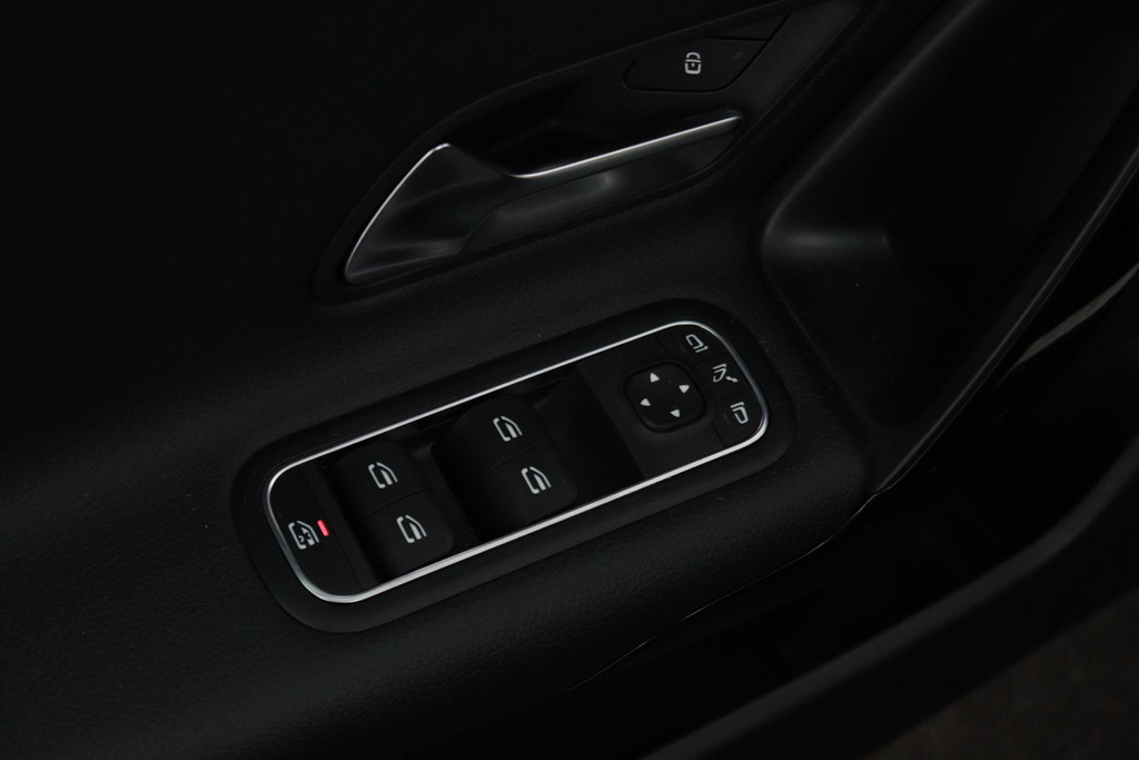 
Benz A-Klasse 180 Business Solution Automaat (NAVIGATIE, STOELVERWARMING, CAMERA, PDC, 1e EIGENAAR, GOED ONDERHOUDEN) vol									