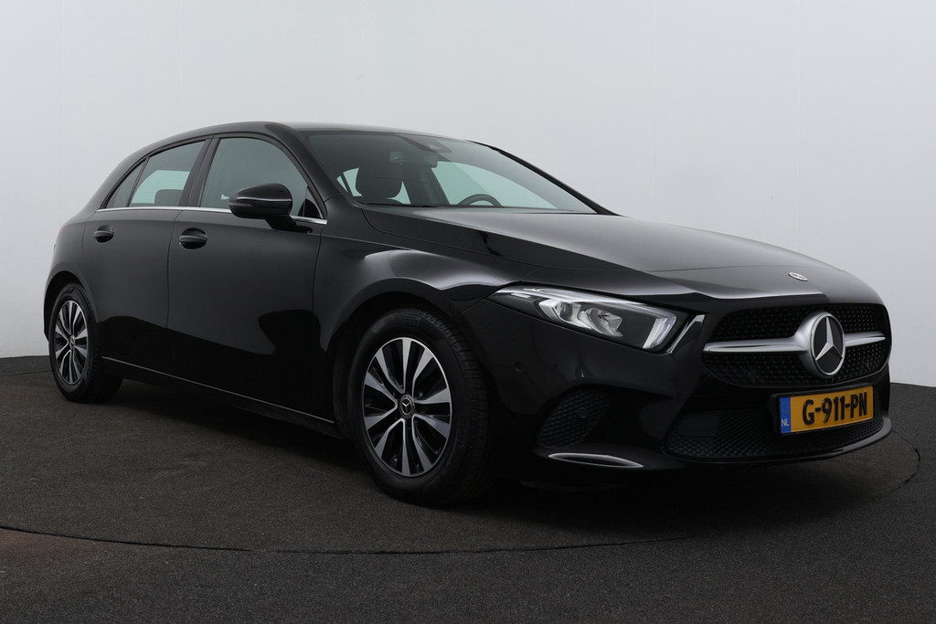 
Benz A-Klasse 180 Business Solution Automaat (NAVIGATIE, STOELVERWARMING, CAMERA, PDC, 1e EIGENAAR, GOED ONDERHOUDEN) vol									