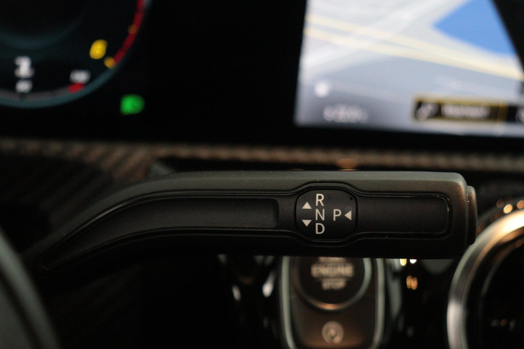 
Benz A-Klasse 180 d Business Solution(NL-auto, Dealer OndH, Navi, StoelV, Camera, Parkeersensoren, Cruise Con, Etc) vol									