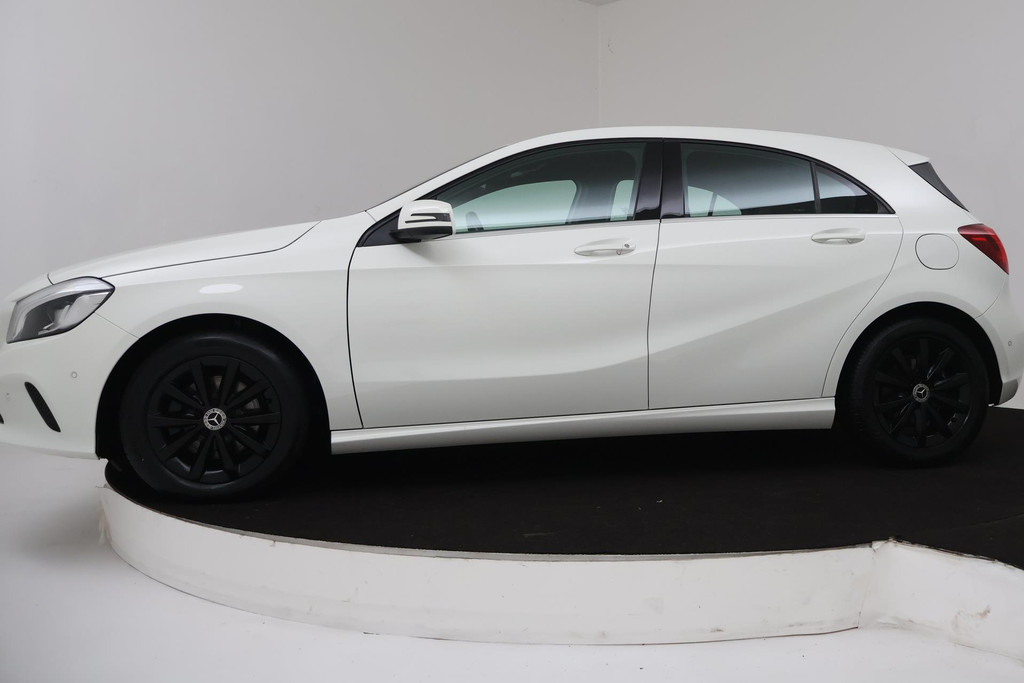 
Benz A-Klasse 160 Ambition Automaat (NAVIGATIE, CRUISE CONTROL, CLIMATE CONTROL, NL-AUTO, GOED ONDERHOUDEN) vol									