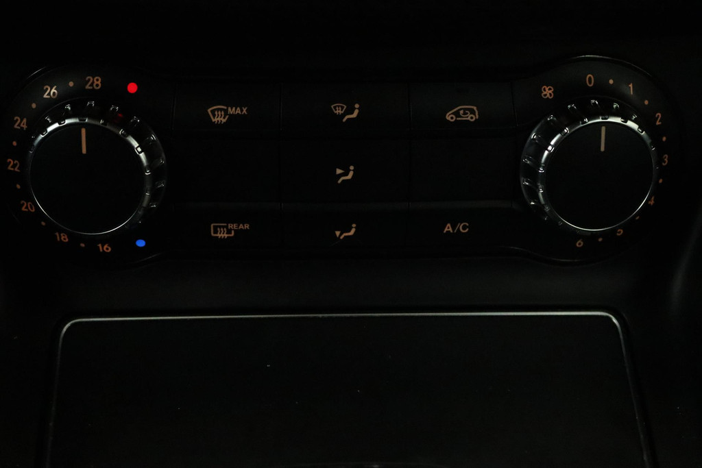 
Benz A-Klasse 160 Ambition Automaat (NAVIGATIE, CRUISE CONTROL, CLIMATE CONTROL, NL-AUTO, GOED ONDERHOUDEN) vol									