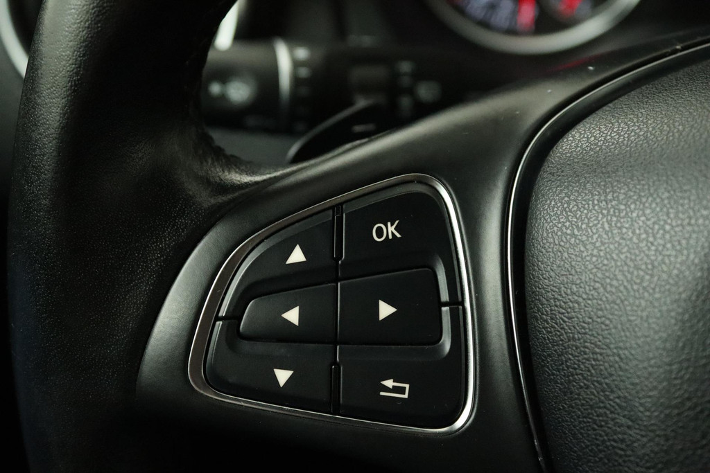 
Benz A-Klasse 160 Ambition Automaat (NAVIGATIE, CRUISE CONTROL, CLIMATE CONTROL, NL-AUTO, GOED ONDERHOUDEN) vol									