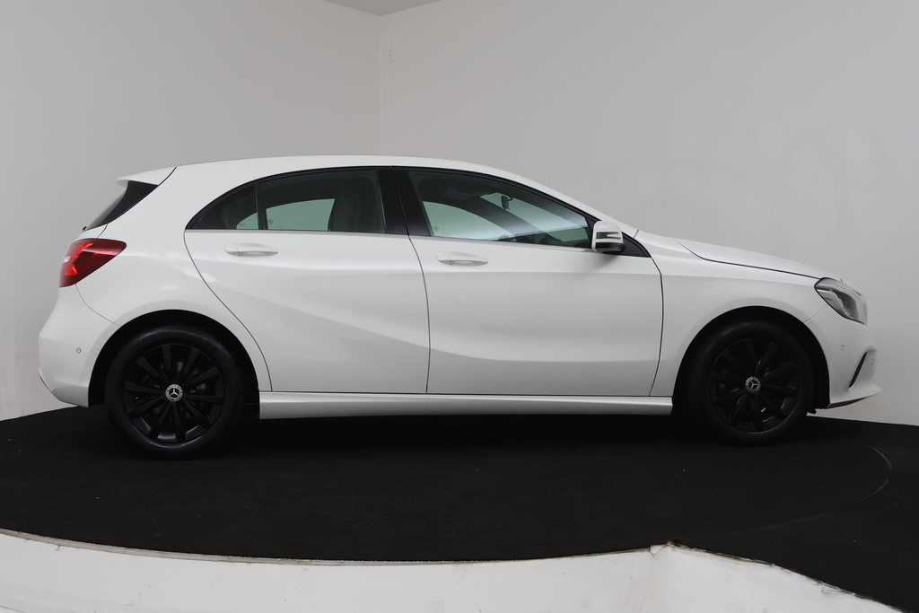 
Benz A-Klasse 160 Ambition Automaat (NAVIGATIE, CRUISE CONTROL, CLIMATE CONTROL, NL-AUTO, GOED ONDERHOUDEN) vol									