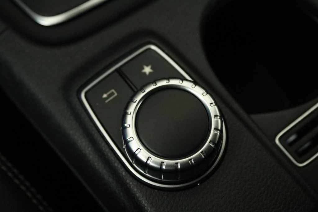 
Benz A-Klasse 160 Ambition Automaat (NAVIGATIE, CRUISE CONTROL, CLIMATE CONTROL, NL-AUTO, GOED ONDERHOUDEN) vol									