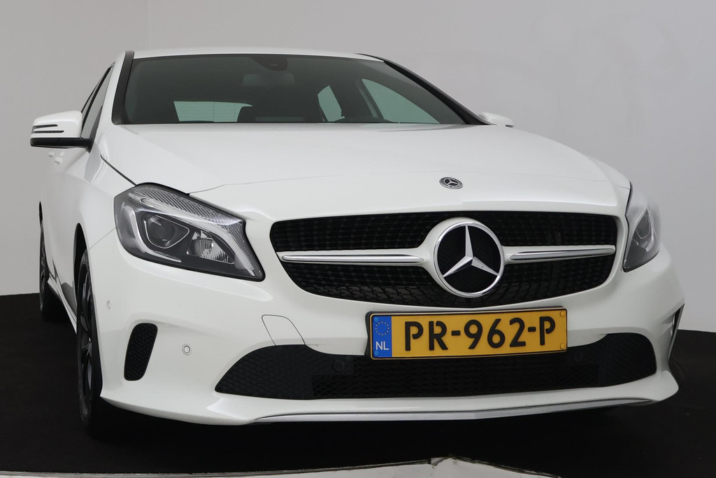 
Benz A-Klasse 160 Ambition Automaat (NAVIGATIE, CRUISE CONTROL, CLIMATE CONTROL, NL-AUTO, GOED ONDERHOUDEN) vol									