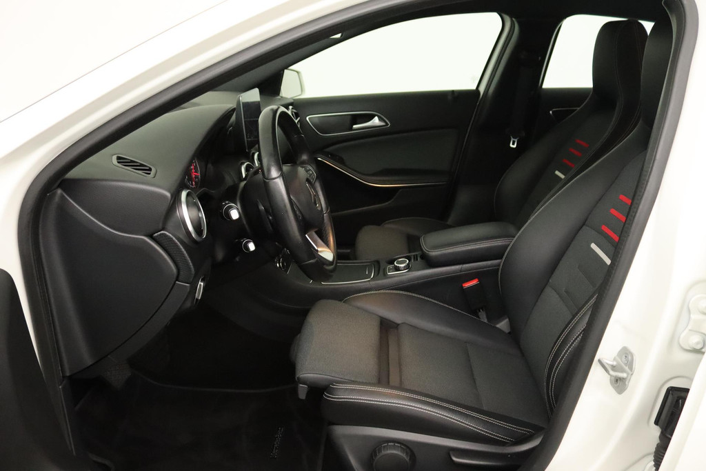 
Benz A-Klasse 160 Ambition Automaat (NAVIGATIE, CRUISE CONTROL, CLIMATE CONTROL, NL-AUTO, GOED ONDERHOUDEN) vol									