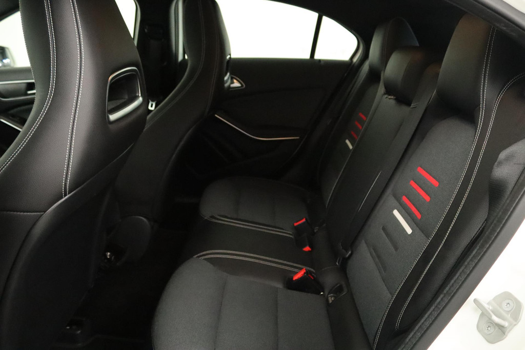 
Benz A-Klasse 160 Ambition Automaat (NAVIGATIE, CRUISE CONTROL, CLIMATE CONTROL, NL-AUTO, GOED ONDERHOUDEN) vol									