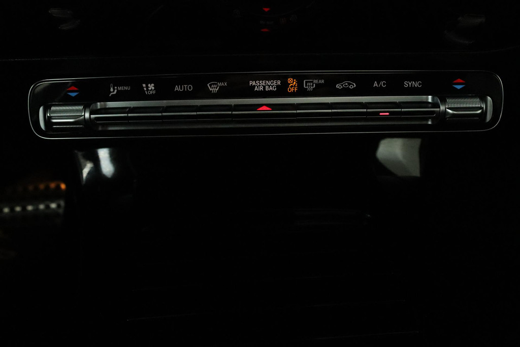 
Benz A-Klasse 180 Business Solution AMG Automaat (PANORAMADAK, NAVIGATIE, STOELV, PDC, CAMERA, NL-AUTO, GOED ONDERHOUD) vol									