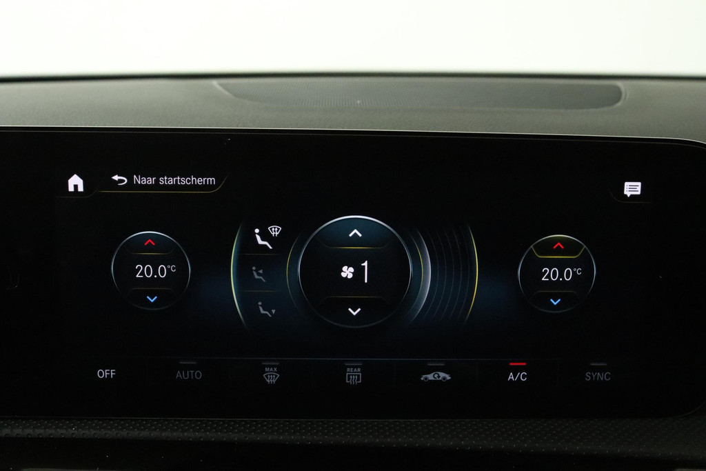 
Benz A-Klasse 180 Business Solution AMG Automaat (PANORAMADAK, NAVIGATIE, STOELV, PDC, CAMERA, NL-AUTO, GOED ONDERHOUD) vol									