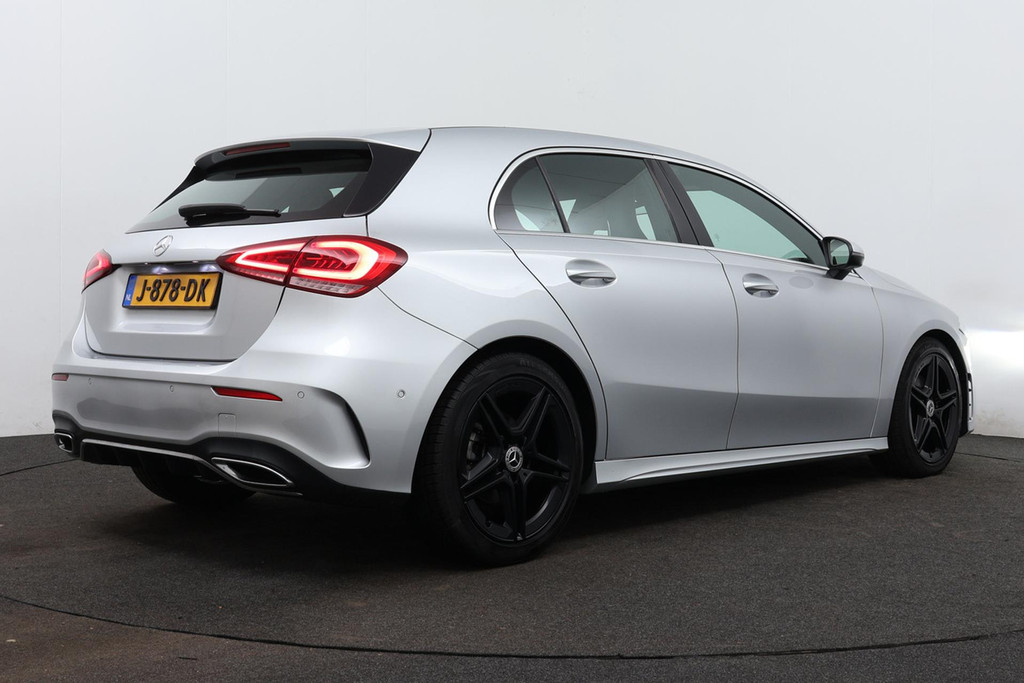 
Benz A-Klasse 180 Business Solution AMG(NL auto, Dealer onderhoud, Navi Groot, StoelV, Camera, Carplay, Lane Assit, Etc) vol									