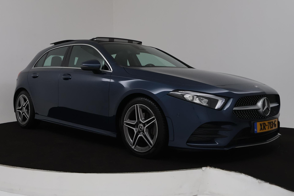 
Benz A-Klasse 180 Business Solution AMG Automaat (PANORAMADAK, CAMERA, TREKHAAK, PDC, NL-AUTO, GOED ONDERHOUDEN) vol									